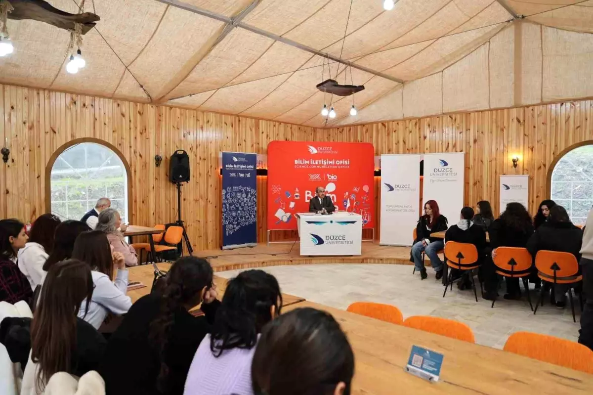 Düzce Üniversitesi Bilim Kafe’de Mehmet Akif Ersoy’un Çok Yönlü Düşünceleri Ele Alındı