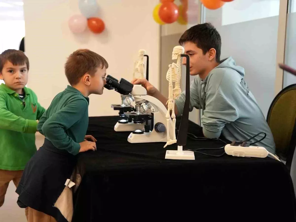 Düzce Bilim Merkezi 27.448 Ziyaretçiyi Karşıladı, 2025'te 48.050 Öğrenciye Bilimle Buluşma Hedefliyor