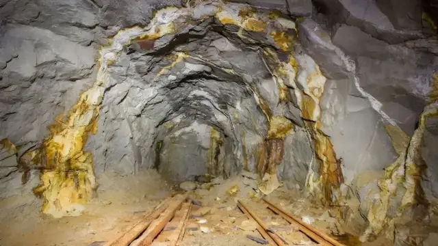 Jeolojik harita üzerindeki altın potansiyeli