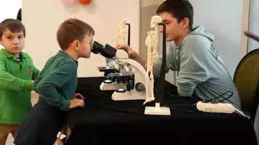Düzce Bilim Merkezi 27.448 Ziyaretçiyi Karşıladı, 2025'te 48.050 Öğrenciye Bilimle Buluşma Hedefliyor