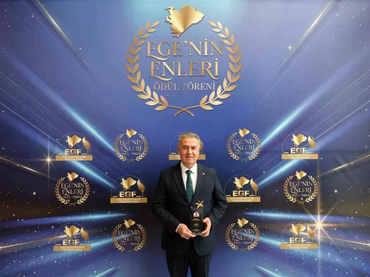 Buharkent Belediye Başkanı Mehmet Erol, Ege'nin En İyi İlçe Liderleri Arasına Seçildi