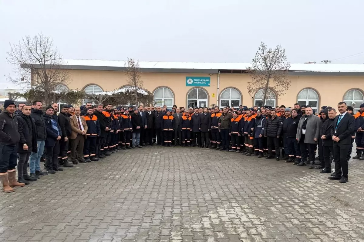 Yeşilyurt Belediye Başkanı Geçit, Karla Mücadele Ekibini Teşekkür Etti