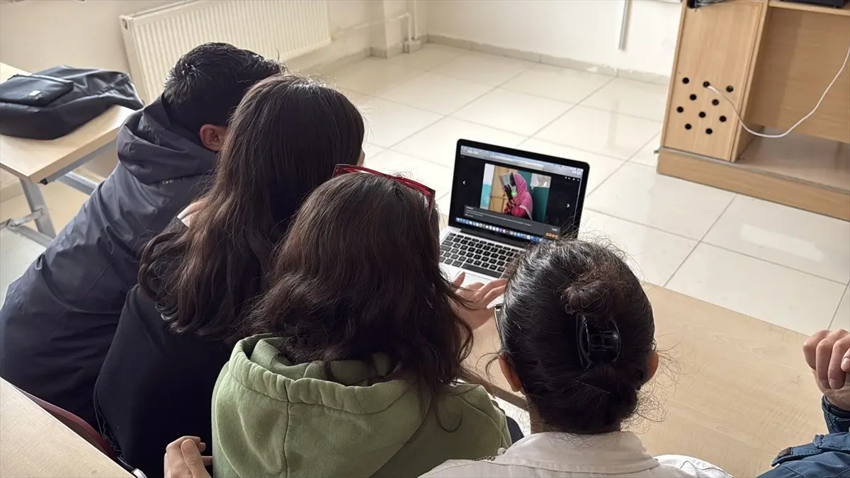 Atatürk Üniversitesi Öğrencileri ‘Yılın Kareleri’ Oylamasına Katıldı