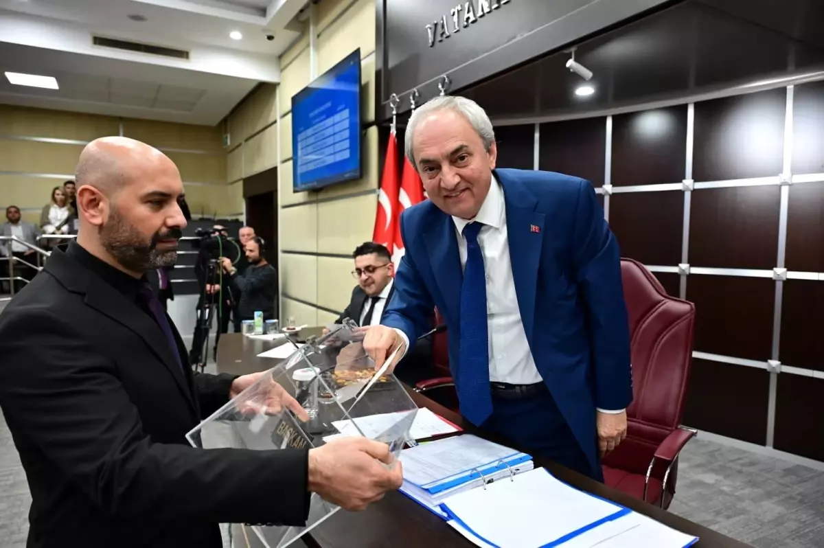 Kepez Belediye Başkanı Kocagöz, Meclis Toplantısında Birlik ve Güçlü Türkiye Mesajı Verdi