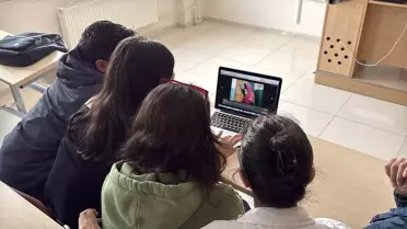 Atatürk Üniversitesi Öğrencileri ‘Yılın Kareleri’ Oylamasına Katıldı