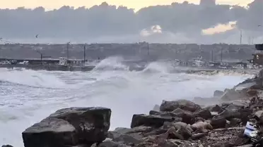 Silivri lodos dalgalarıyla yükselen deniz