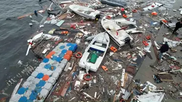 Tuzla sahilinde fırtına sonrası deniz görüntüsü