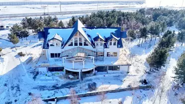 Çıldır Gölü Kıyısında Yeniden Hayata Geçen Kütük Ev Projesi