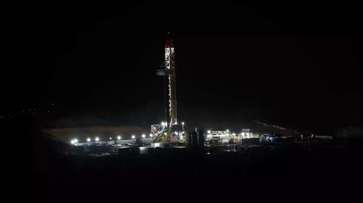 Enerji Bakanı Bayraktar, Gabar Dağı’ndaki Sondaj Kulelerine Telekonferansla Bağlandı