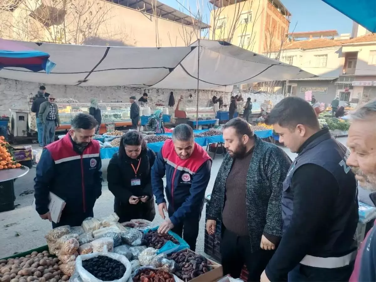 Germencik’te Ortaklar Semt Pazarı’nda Gıda Güvenliği Denetimi Yapıldı