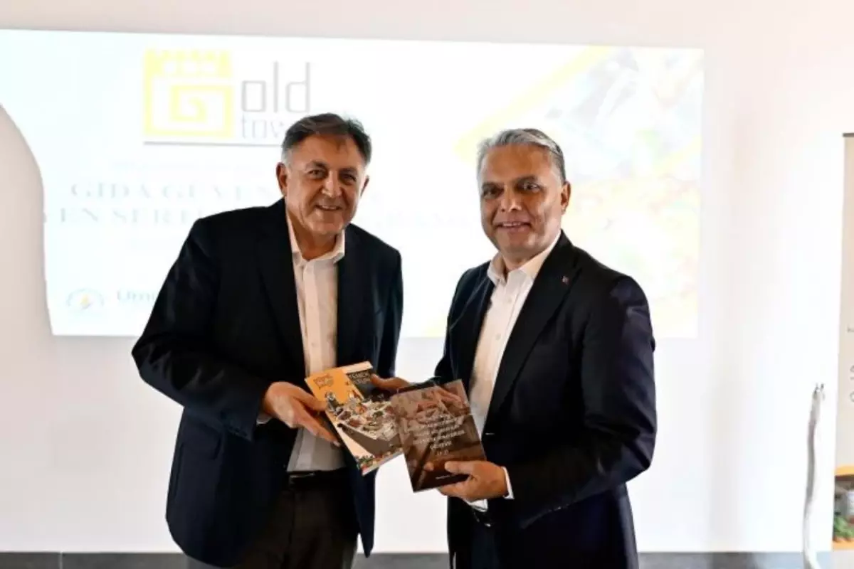 Muratpaşa Belediyesi, Uluslararası Hijyen Standartlarıyla Gastronomi Sektörüne Yön Veriyor