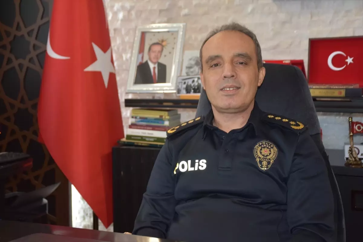 Afyonkarahisar Emniyet Müdürü Erol, AA’nın Yılın Kareleri Fotoğraf Yarışmasına Oy Verdi