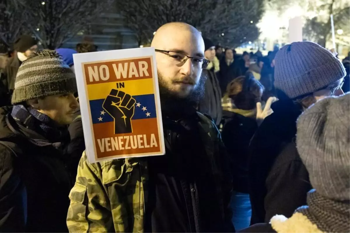 Budapeşte'de ABD'nin Venezuela'ya Yönelik Saldırısına Karşı Protesto