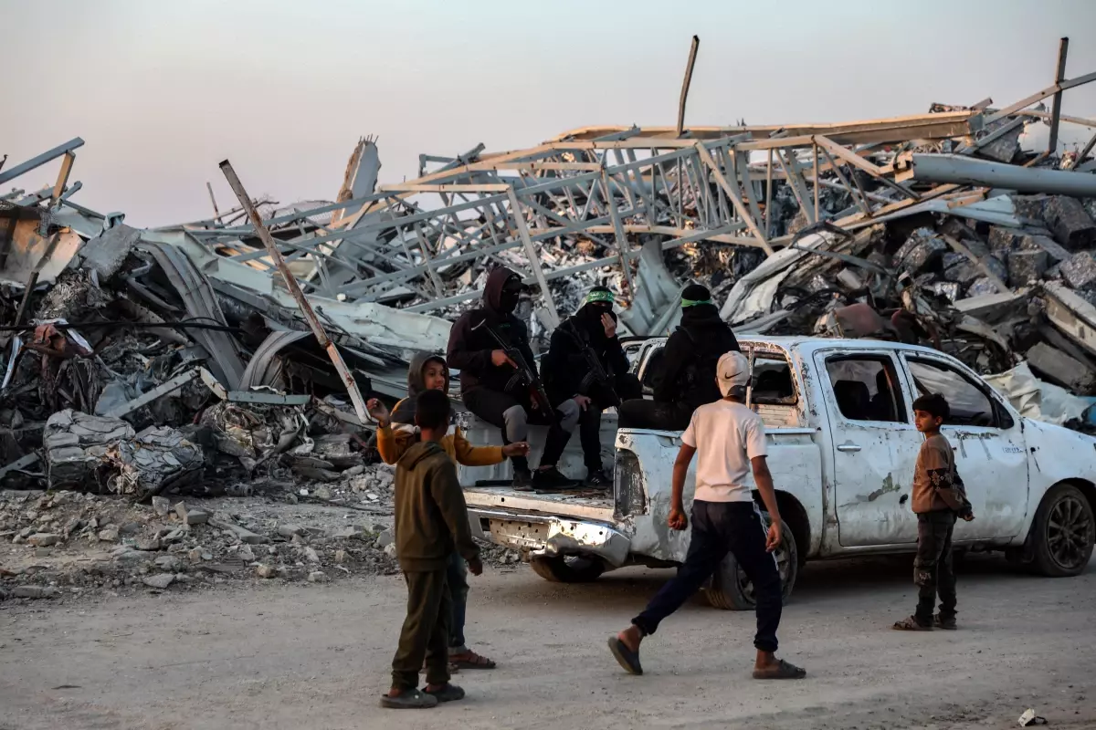 Hamas, Gazze'de Son İsrailli Esirin Cesedi İçin Arama Çalışmalarını Yeniden Başlattı