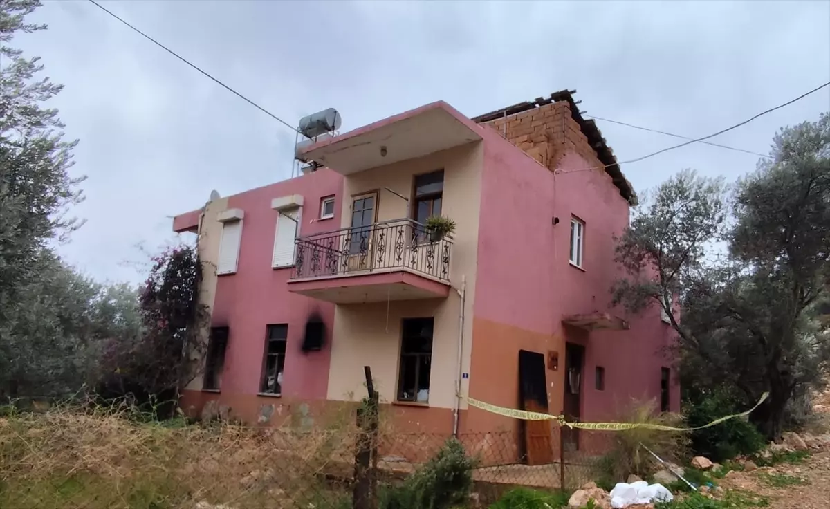 Kaş’ta Ev Yangını: Vural Özsalman Hayatını Kaybetti