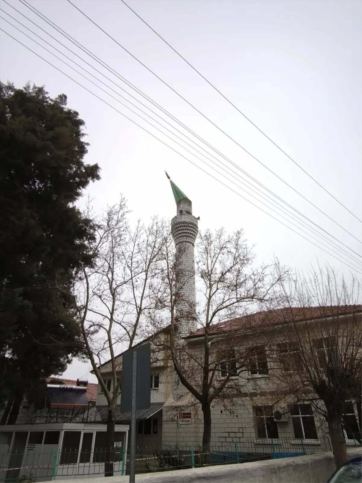 Burdur Yeşilova’da Şiddetli Rüzgar Aşağı Cami Kubbesine Zarar Verdi