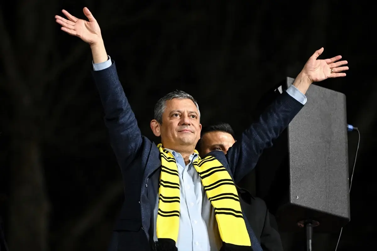 Özgür Özel Beykoz’da Gerçekleşen Mitingte Yolsuzluk ve Emekli Maaşları Konuşuldu