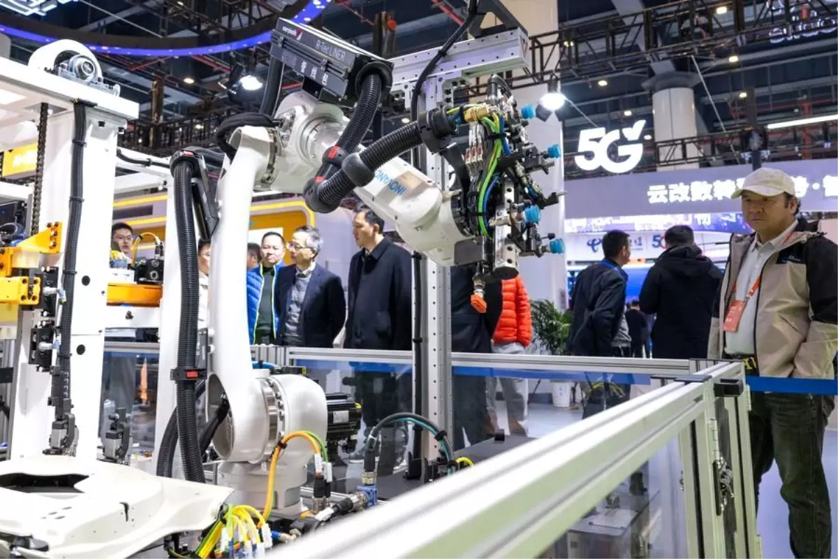 Çin, 2028'e Kadar Endüstriyel İnternet ve Yapay Zeka Entegrasyonunu Hedefliyor