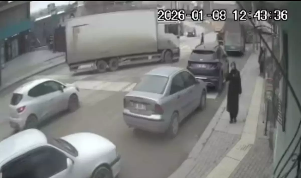 Ankara’da Cüzdanını Almak İsteyen Adam Hafriyat Kamyonunun Altına Kaldı