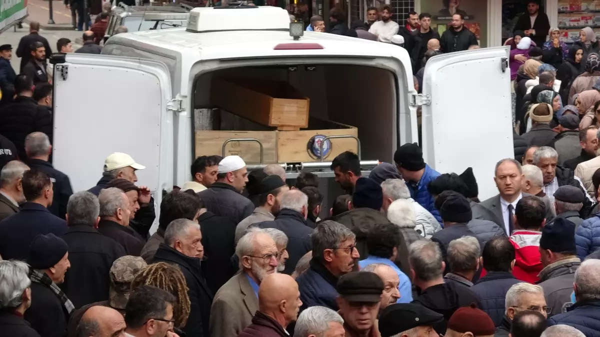 Sürmene'de Ali Aydın'ın Cenaze Töreni Binlerce Katılımcıyla Gerçekleşti