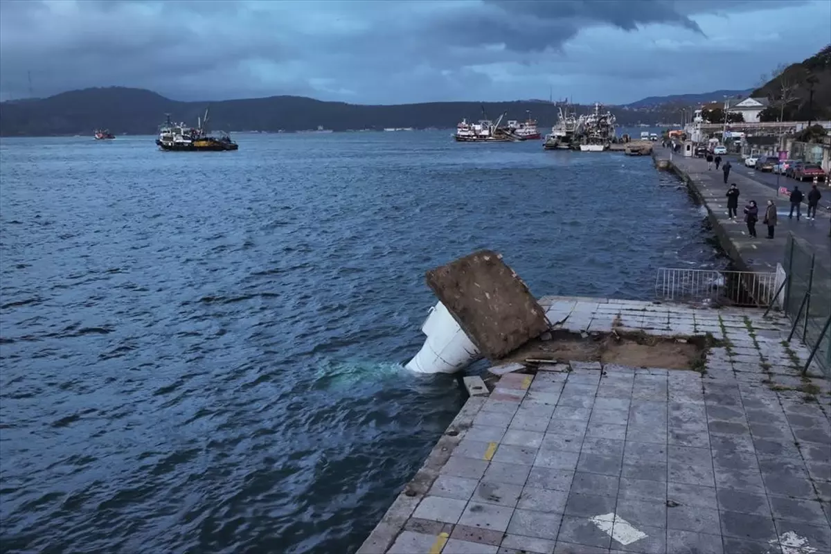 İstanbul'da Şiddetli Yağış ve Fırtına Şehir Genelinde Kesintilere Yol Açtı