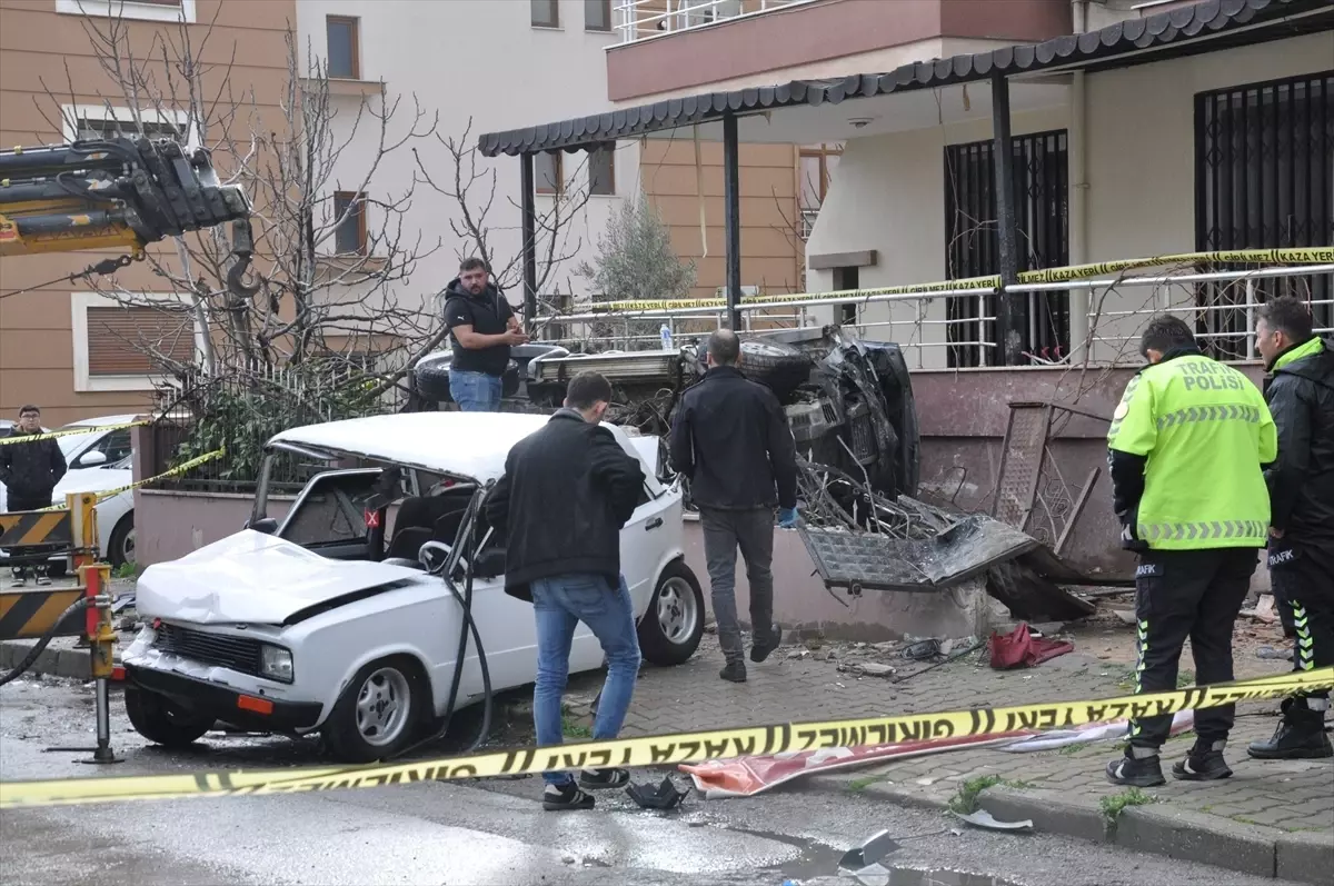İzmir Ödemiş'te Pikap Çarpması Sonucu 6 Kişi Yaralandı