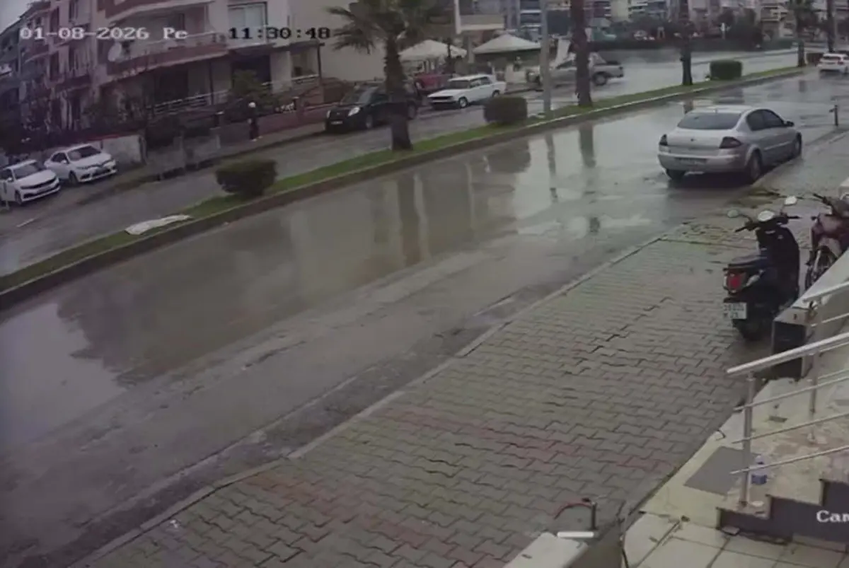 Ödemiş'te Kamyonet Çarpması: 5 Kişi Yaralandı