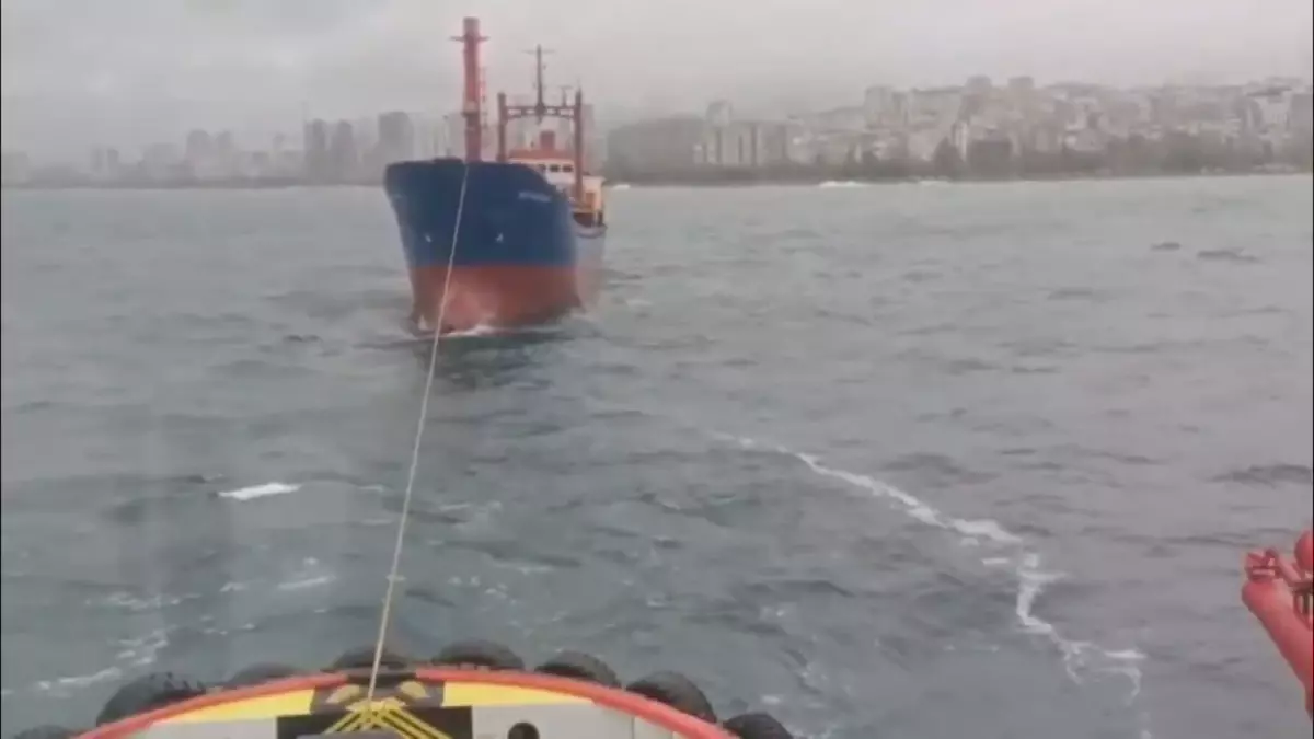 Marmara Denizi’nde BEYPAZARI Kargo Gemisi Makine Arızası Nedeniyle Sürüklenirken Kurtarıldı