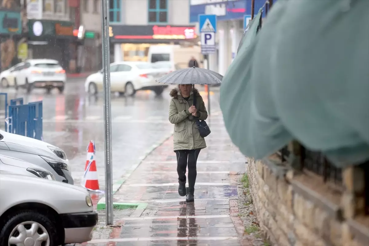 Kırklareli'de Şiddetli Gök Gürültülü Sağanak ve Dolu Yağışı