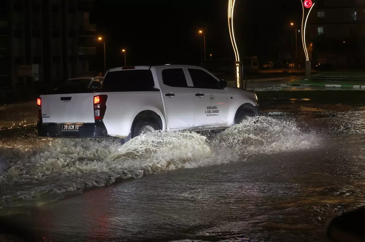 Kırklareli'de Şiddetli Sağanak Yağış Sonrası Oluşan Su Birikintileri ve Etkileri