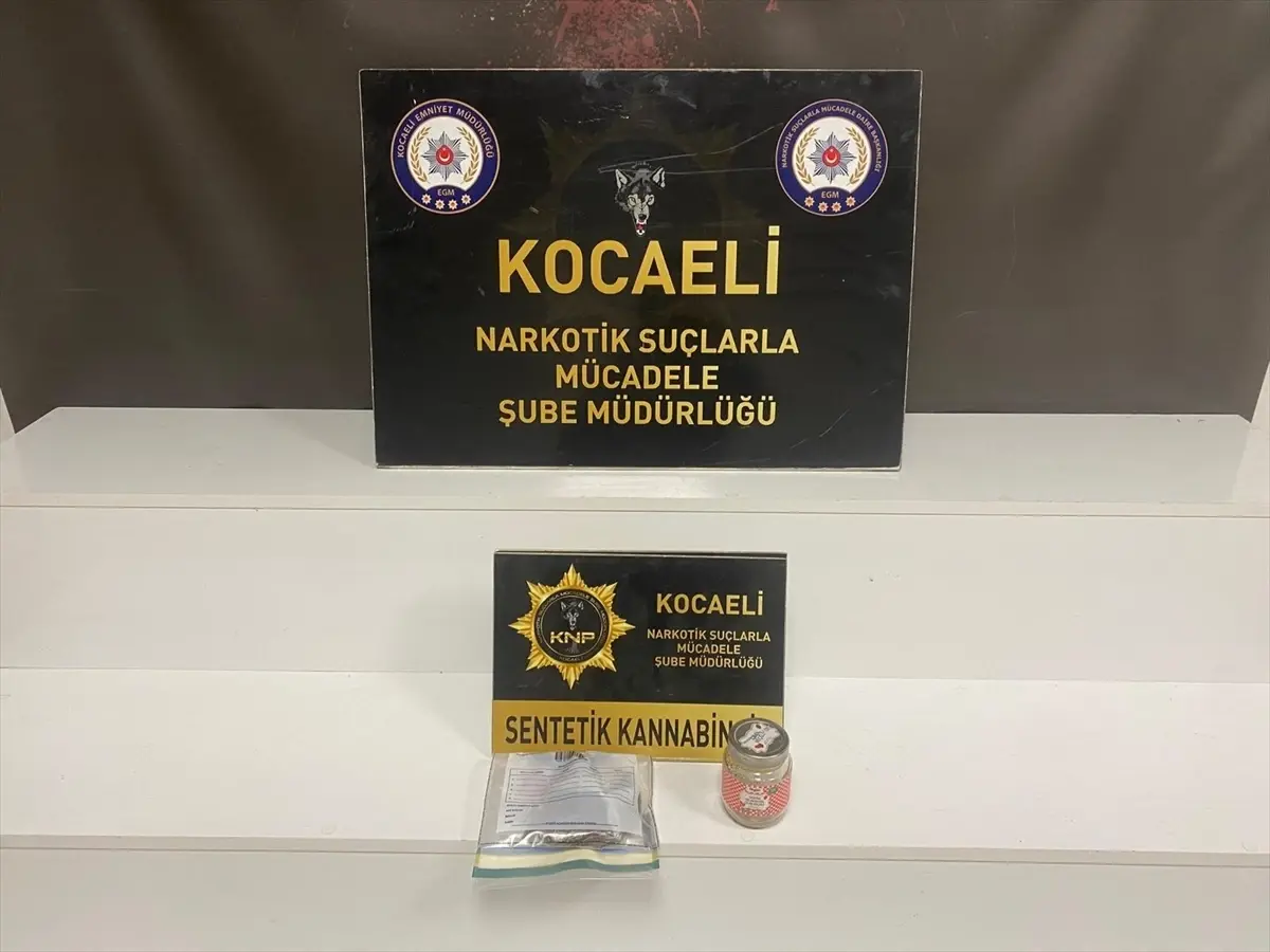 Kocaeli'de Uyuşturucu ve Silah Operasyonu: 5 Şüpheli Tutuklandı