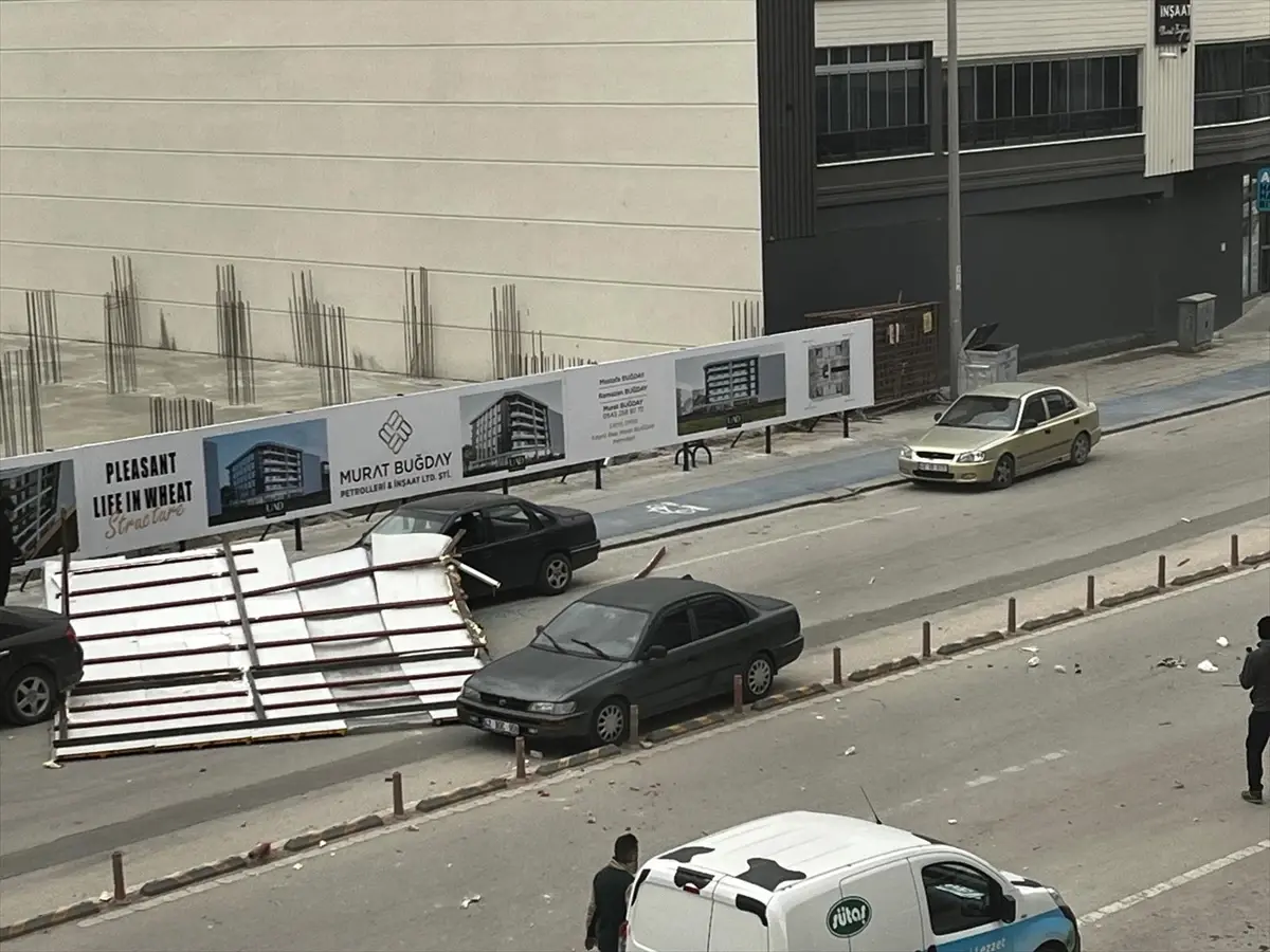 Konya’da Şiddetli Rüzgar ve Fırtına Şehri Etkiliyor