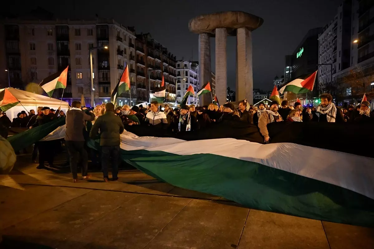 Madrid’da Real Madrid – Maccabi Tel Aviv Maçından Önce İsrail’e Yönelik Protestolar