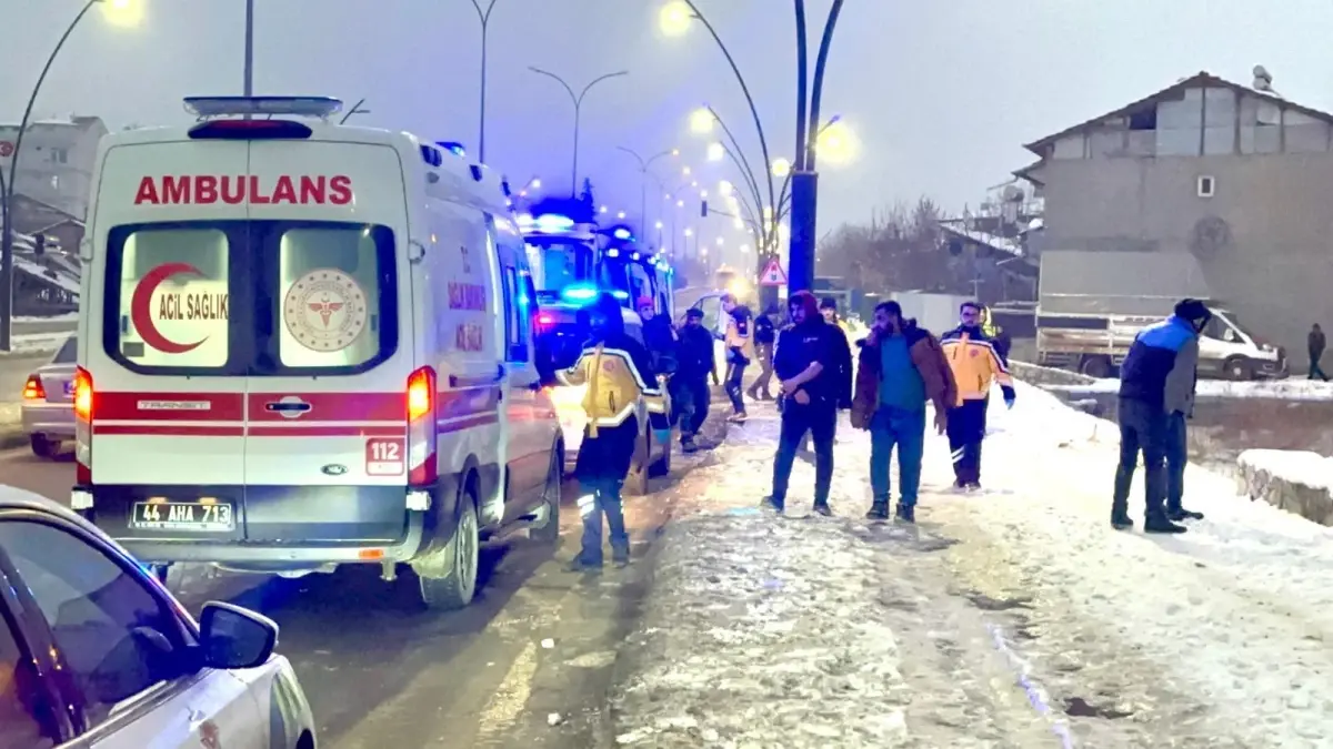 Malatya’da İşçi Servis Midibüsü Devrildi, 9 Kişi Hafif Yaralandı