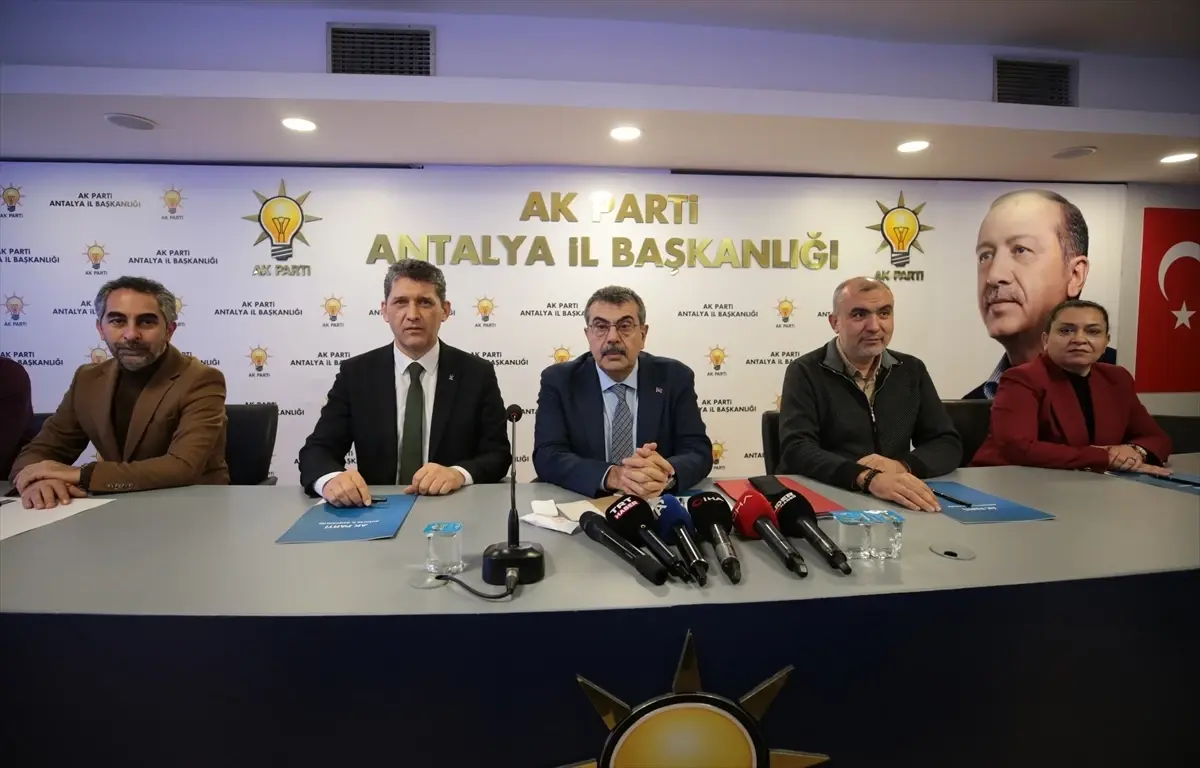 Milli Eğitim Bakanı Tekin, Yolsuzlukla Mücadele ve Eğitim Başarılarını Vurguladı