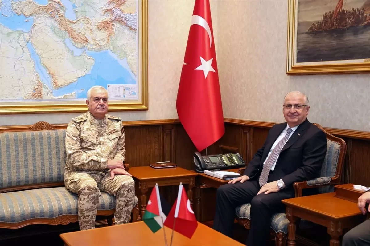 Milli Savunma Bakanı Yaşar Güler, Ürdün Genelkurmay Başkanı Yousef Al Hnaity ile Görüştü
