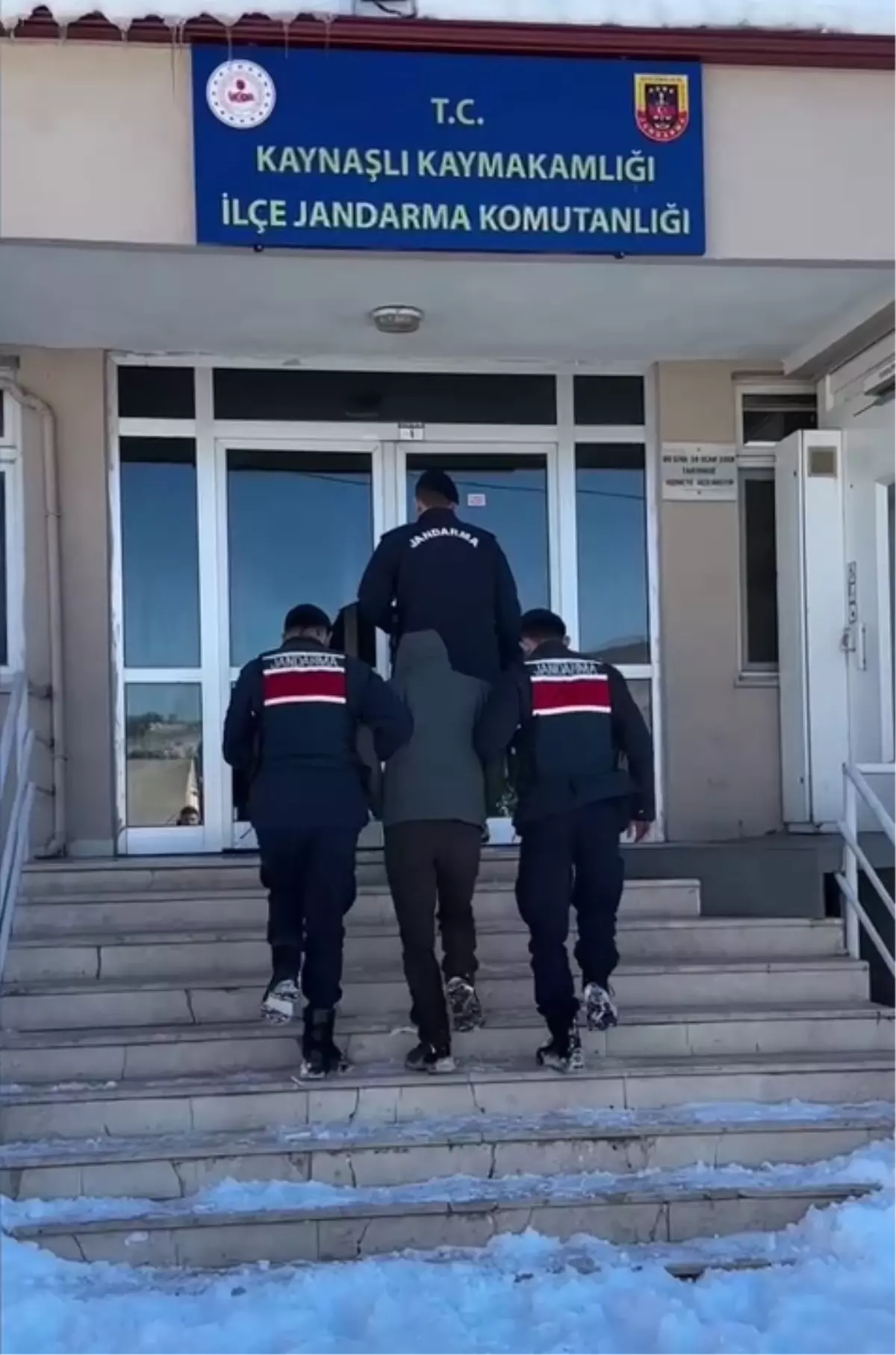 Düzce'de 250 km/s Hızla Sürüş Yapan Sürücü Jandarma Tarafından Gözaltına Alındı