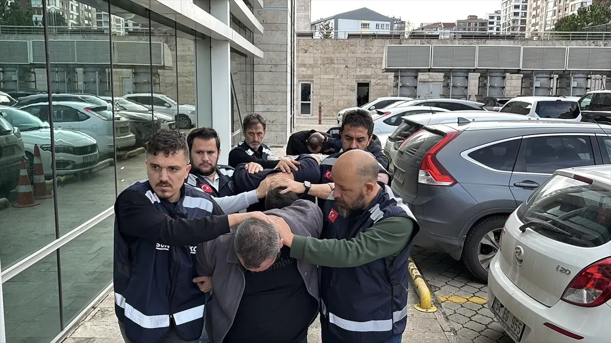 Samsun’da 4 Şüpheliye Tehdit ve Zorla Para Alma Suçlaması
