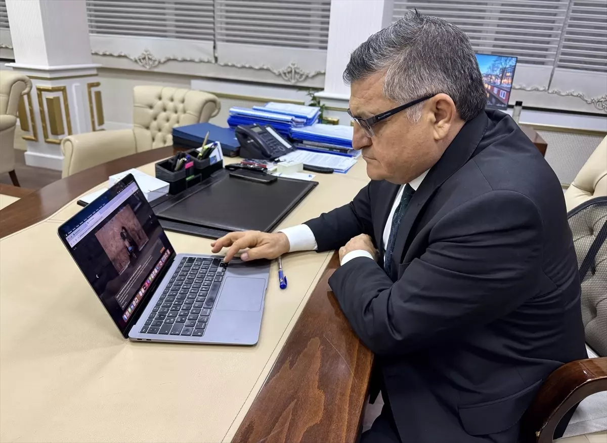 Sinop Valisi Mustafa Özarslan, AA’nın Yılın Kareleri 2025 Yarışmasında Oy Kullandı