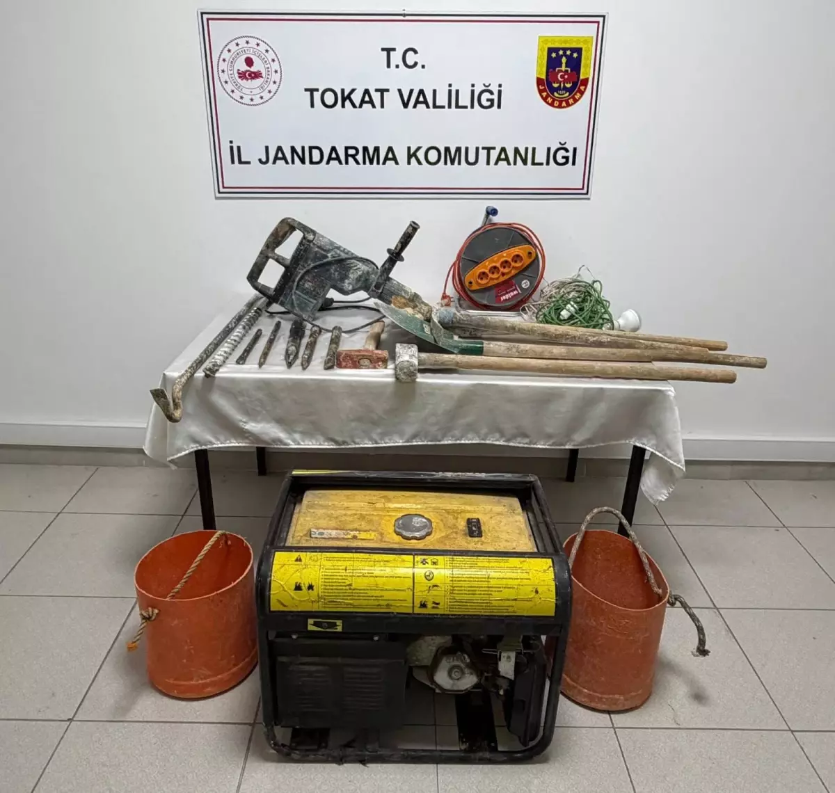 Tokat’ta Kaçak Kazı Operasyonu: Jandarma 6 Şüpheliyi Suçüstü Yakaladı