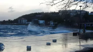 Lodos fırtınası sırasında kapalı deniz trafiği