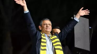 Özgür Özel Beykoz’da Gerçekleşen Mitingte Yolsuzluk ve Emekli Maaşları Konuşuldu