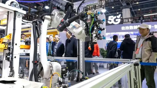 Endüstriyel internet altyapısı ve AI entegrasyonu görseli