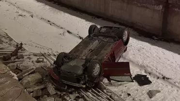 Kayseri Kocasinan'da Kanalda Düşen Otomobilde Sürücü Yaralandı