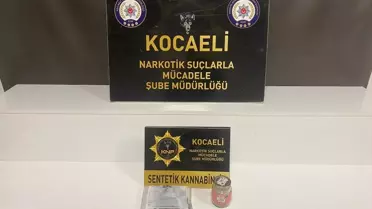 Operasyon sırasında ele geçirilen uyuşturucu ve silahlar