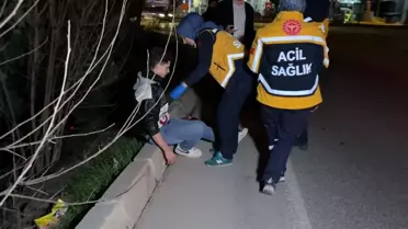 İnegöl'de Motosiklet ve Otomobil Çarpıştı: İki Kişi Yaralandı