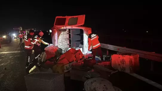 Sakarya’da Alkollü Sürücünün Kazası: 1 Ölü, 2 Yaralı, Sürücü Tutuklandı