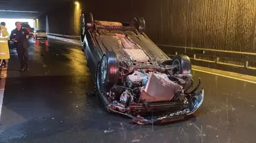 Kaza sonrası ters dönen araç