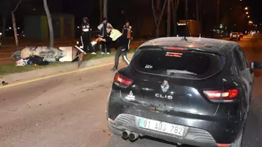 Adapazarı'nda Motosiklet ve Otomobil Çarpışması: Sürücü Hastaneye Kaldırıldı