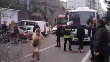 Samsun’da Şiddetli Fırtına Ağaçları Yere Döktü, Trafik Kapatıldı